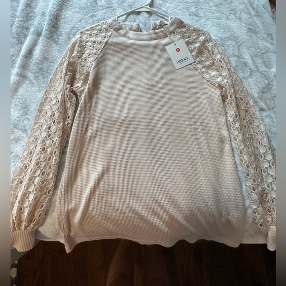 Amazon Brand Small Blush Color - Laced Long Sleeves - Picture 1 of 4